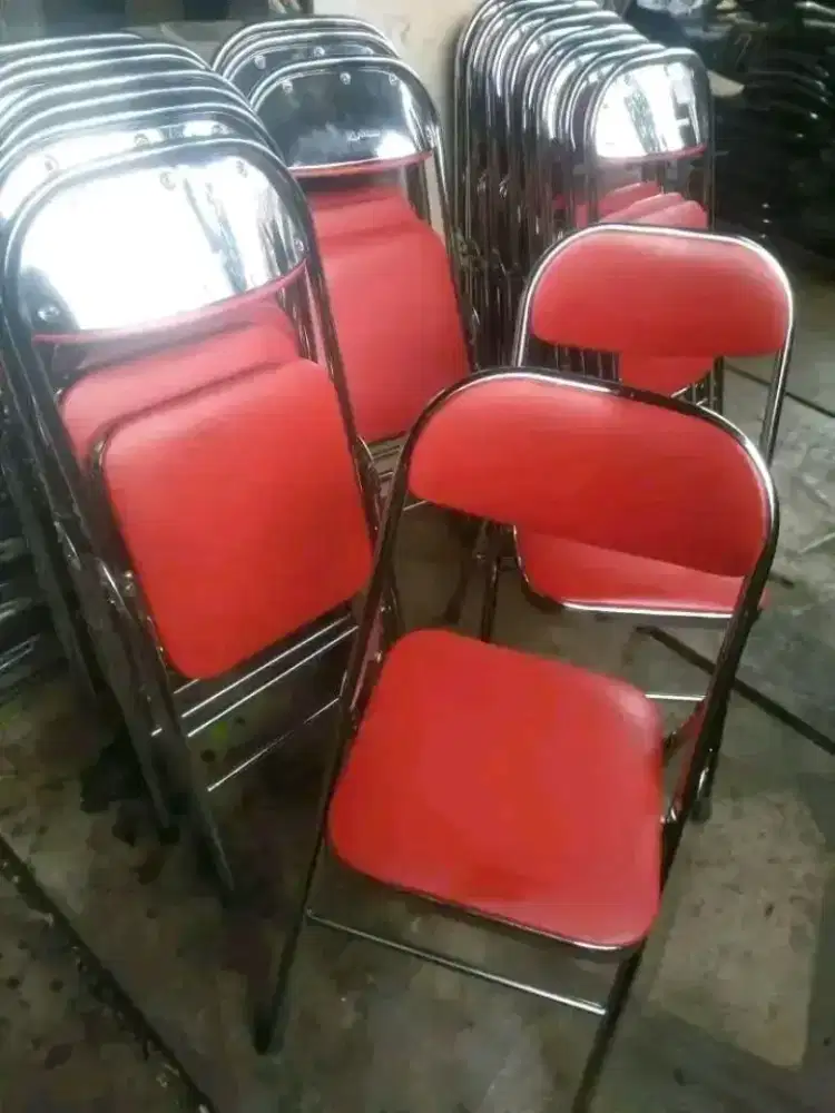 Kursi Lipat Merek Chitose & Futura