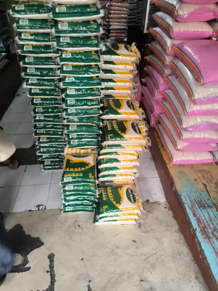 Dibutuhkan Karyawan Toko Sembako