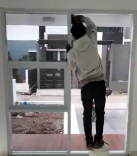 Pemasangan Sticker dan Kaca Film segala Gedung, Perkantoran & Rumah