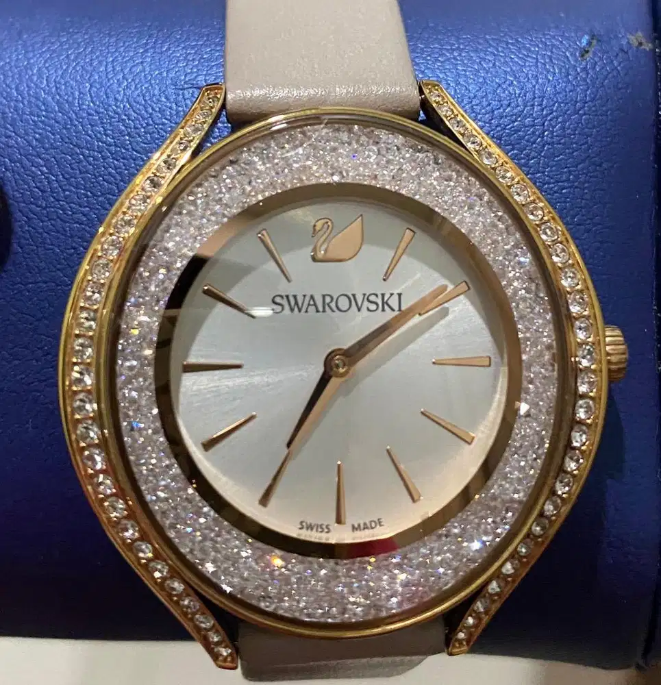 Dijual Jam Tangan Wanita Swarovski
