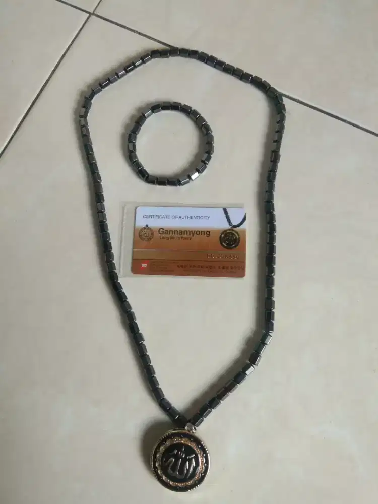 Kalung gelang pengobatan