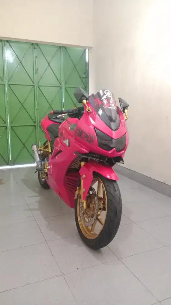 Kawasaki Ninja 250R istimewa obat ganteng siap dipinang