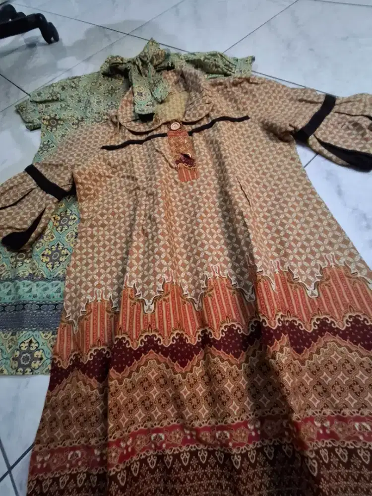 Blouse batik wanita