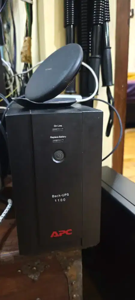 UPS Back-UPS 1100 APC selamatkan pekerjaan Anda Biarkan listrik mati