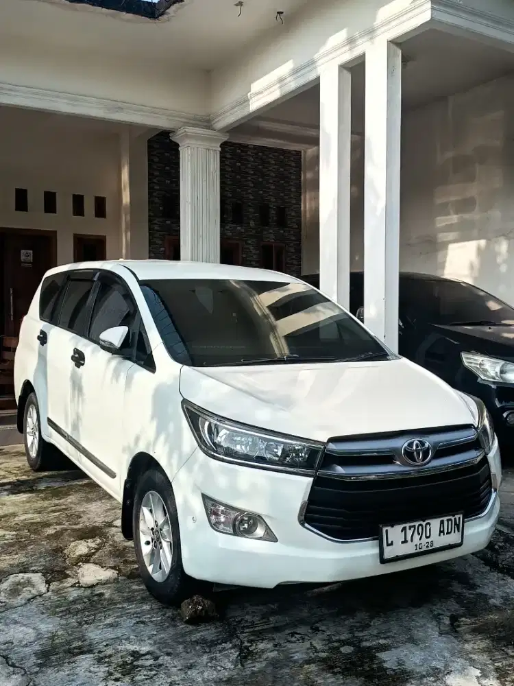 Dijual mobil innova Reborn