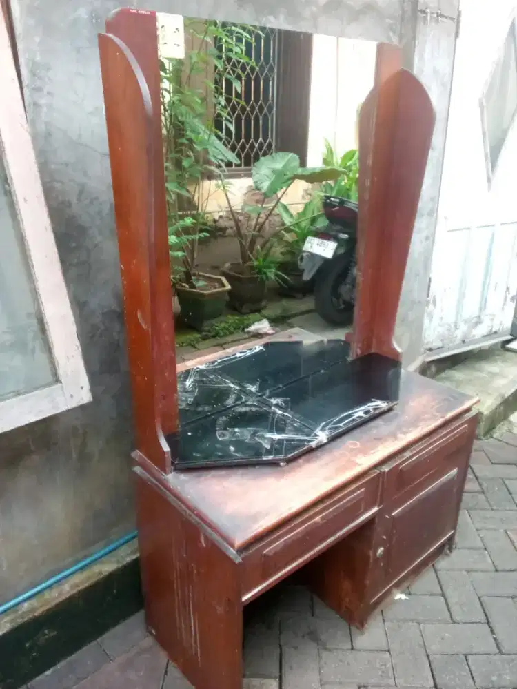 Meja rias bekas kayu jati