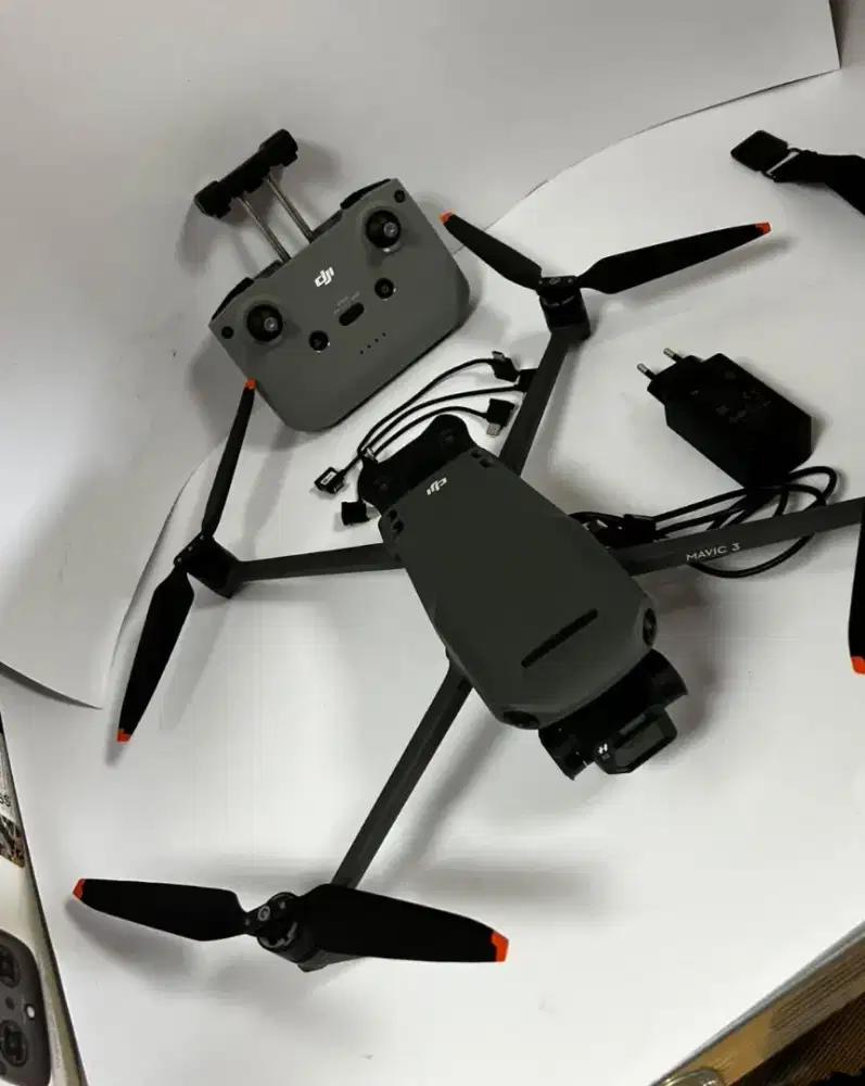 drone DJI MAVIC 3