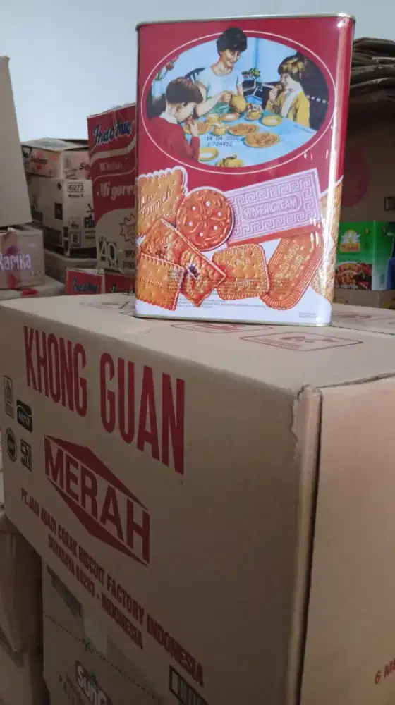 Biskuit khong Guan merah 1600 gr