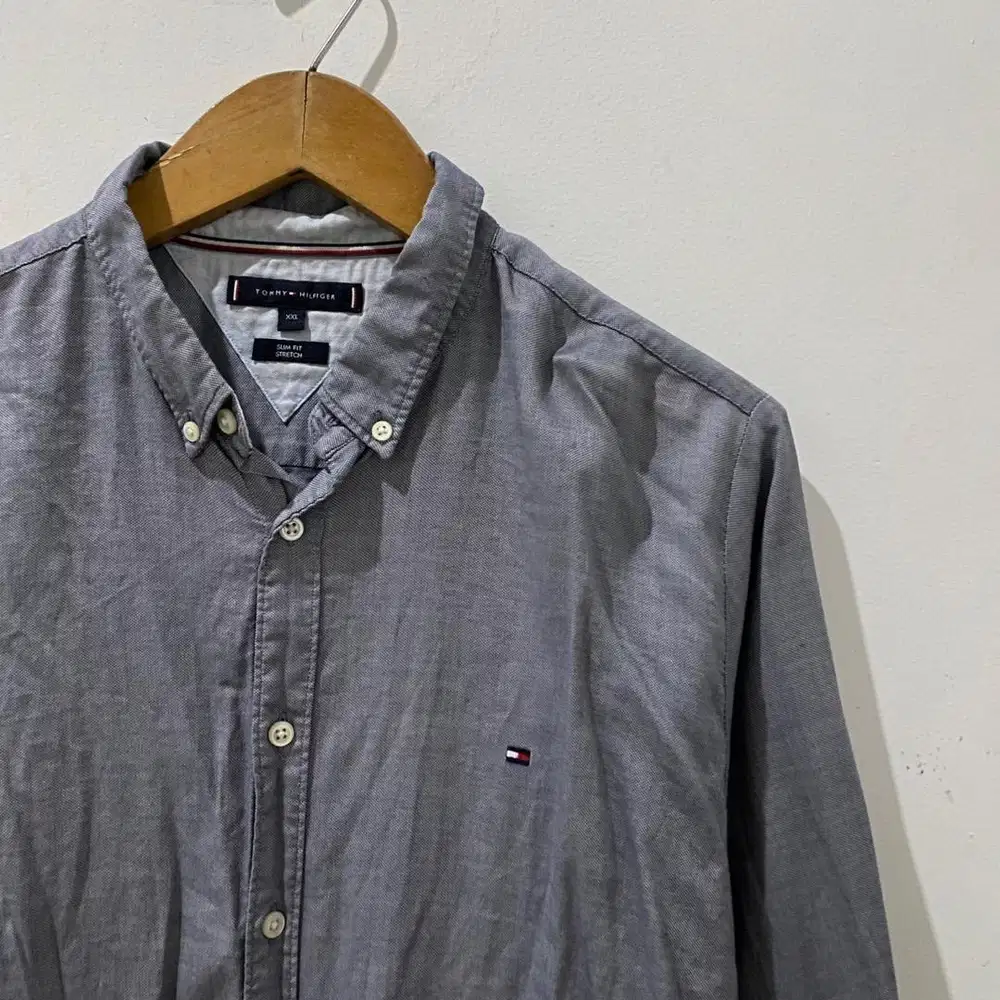 Kemeja Pria Tommy Hilfiger size XL