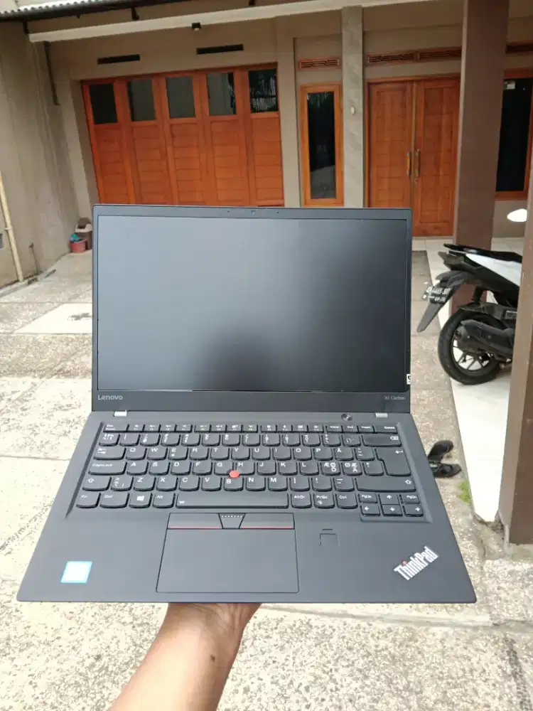 Lenovo Thinkpad x1 carbon i5 gen 7 ram 8gb SSD 128gb