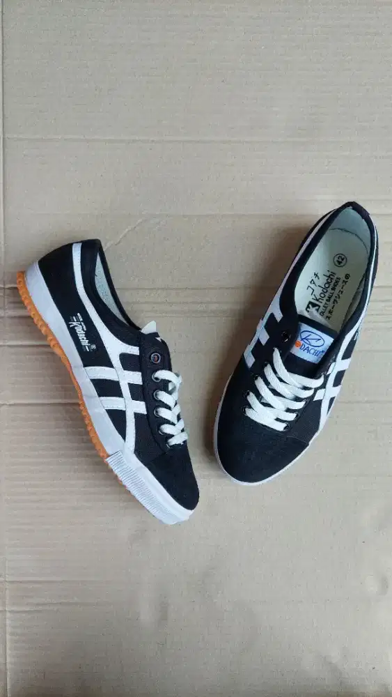 Sepatu Kodachi 8172 Black White