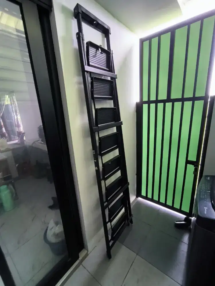 Tangga lipat 2.2 meter masih bagus