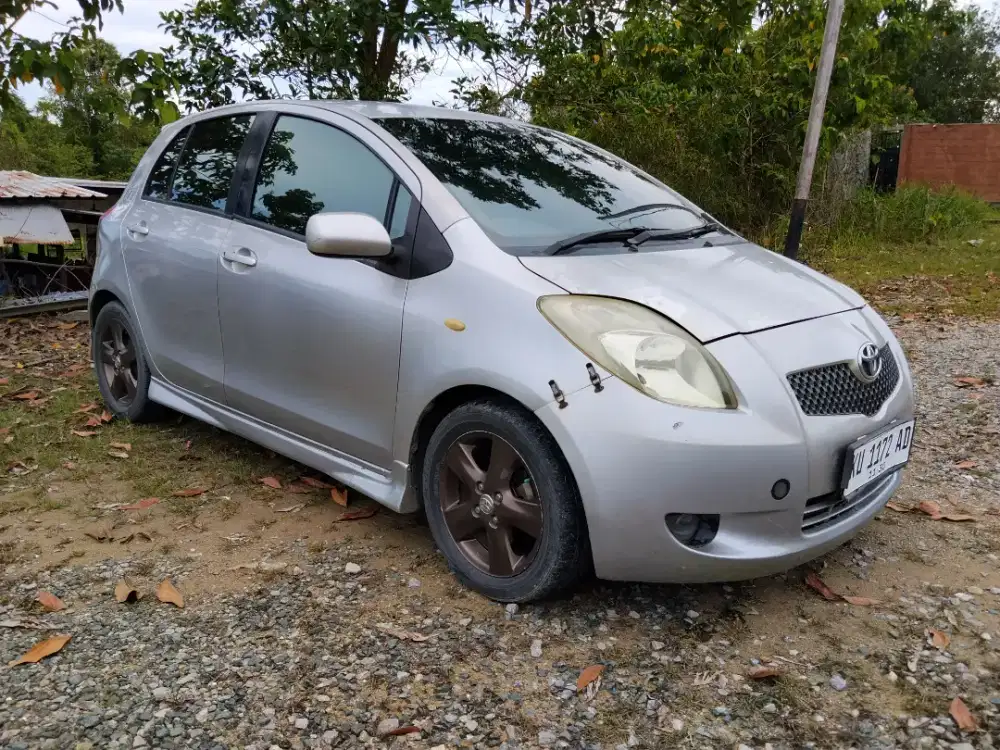 Dijual 72 juta Toyota Yaris 1.5 type E Manual.