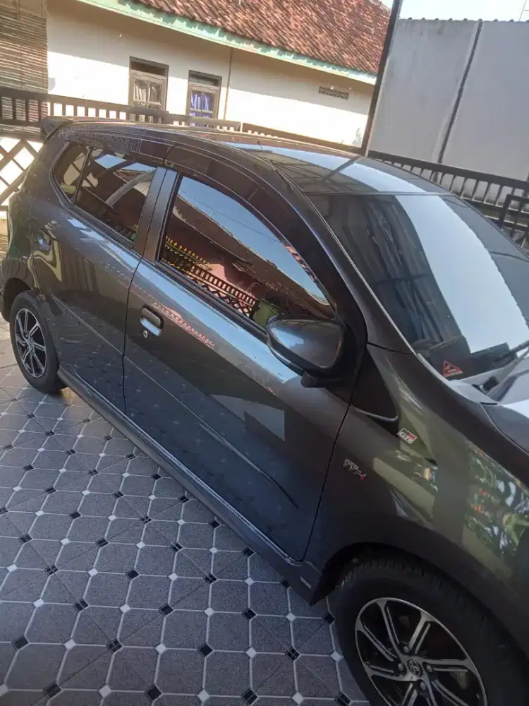 agya 1.2 G AT matic abu metalik tahun 2022