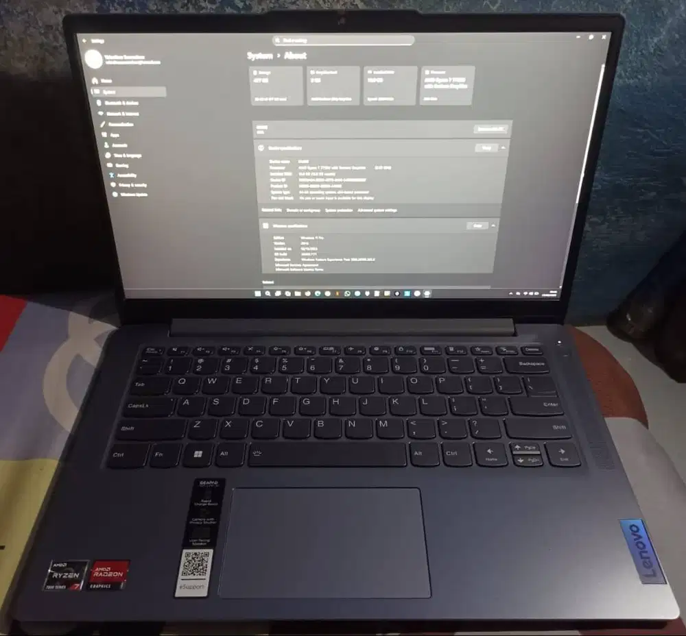 Lenovo IdeaPad Slim3 14ABR8 Ryzen 7 7730U 16GB 512GB SSD GARANSI AKTIF