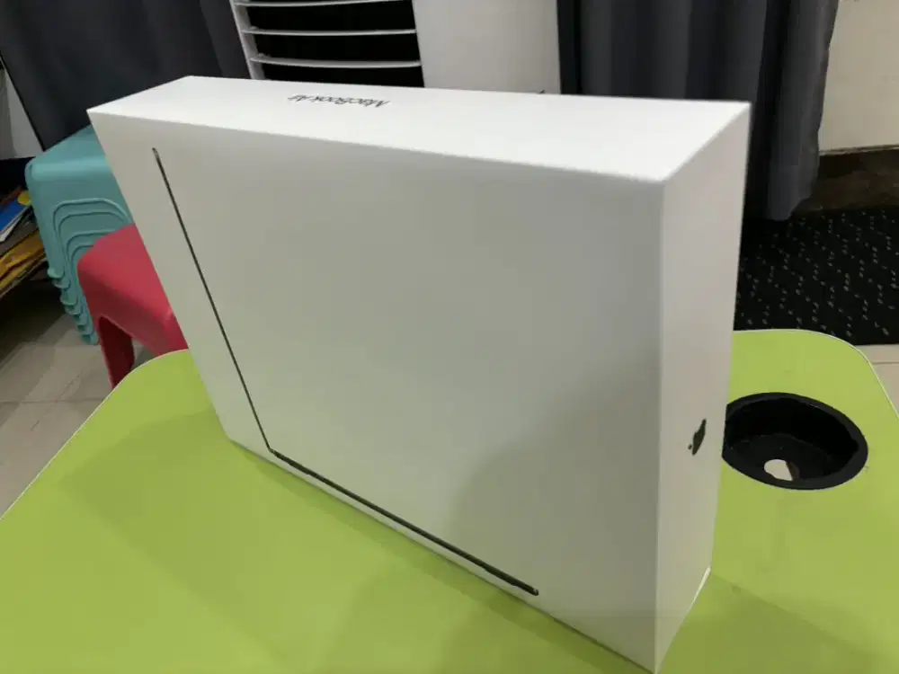 Macbook Air M4 16/256GB Masih Segel