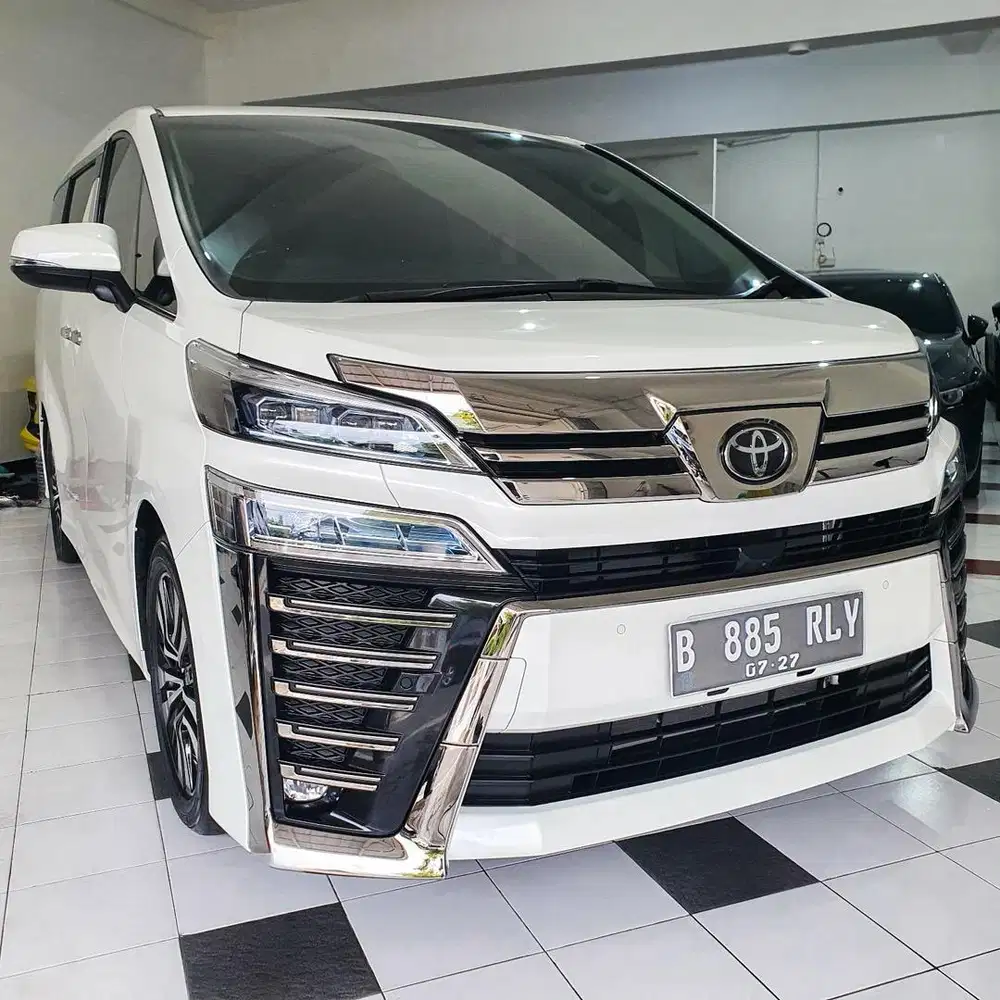 KM 37 RB Toyota Vellfire 2.5 G Facelift 2022 ATPM Vellfire 2021 / 2023