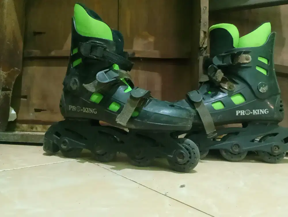 SEPATU RODA PRO-KING