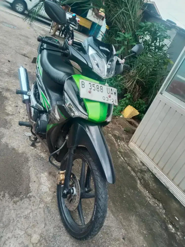 Supra x 125 karbu 2013 lengkap pajak idup B.DKI jakarta