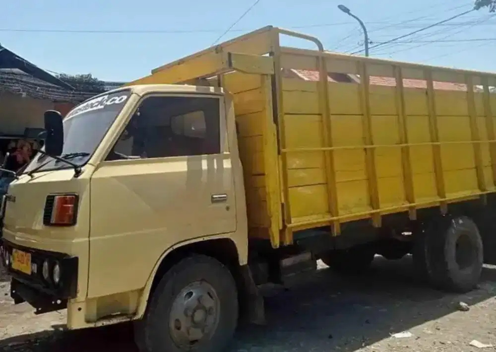 Mitsubishi 100ps 6 roda dobel tahun 1995