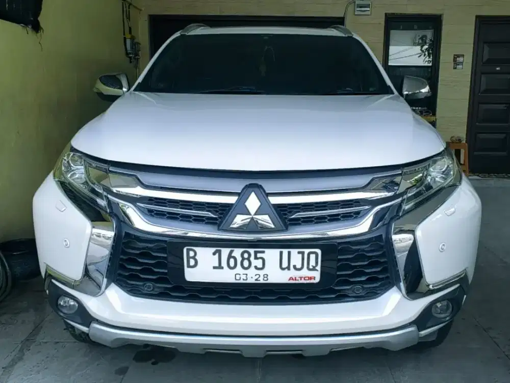 Jual mitsubhisi pajero sport like new low km