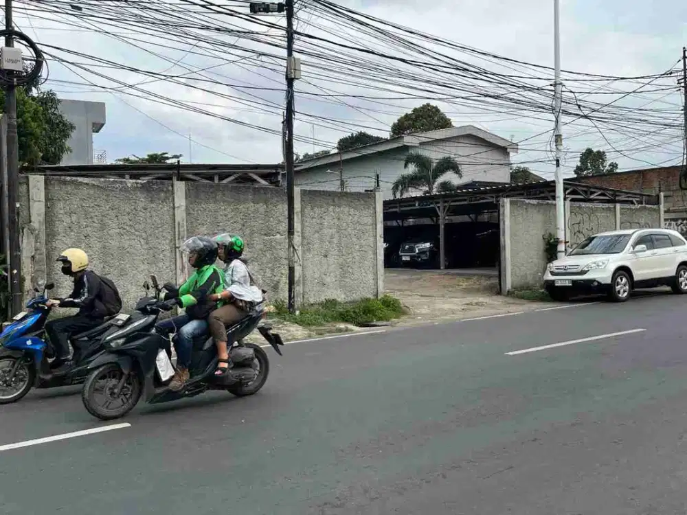 LAHAN DISEWAKAN JALAN RAYA LENTENG AGUNG STRATEGIS