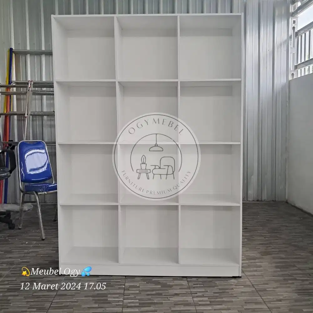 SALE RAK BUKU 12 RUANG