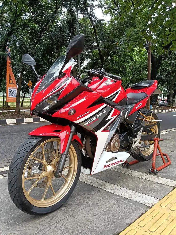 DP PROMO 300K NEW HONDA CBR 150R THN 2019 PJK IDUP SIAP PAKAI