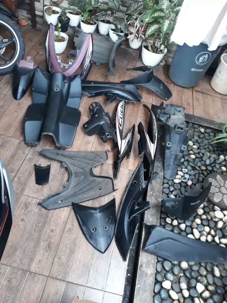 Bodypart fullset bekas Handa Vario 110 Karbu original