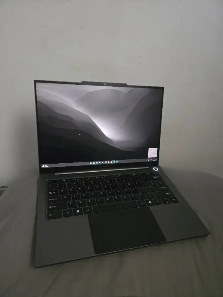 Laptop Polytron Luxia pro i5 16GB 512GB tipis ringan