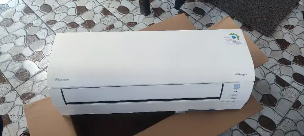 Jual Santai, AC Daikin 1/2 PK pemakaian normal