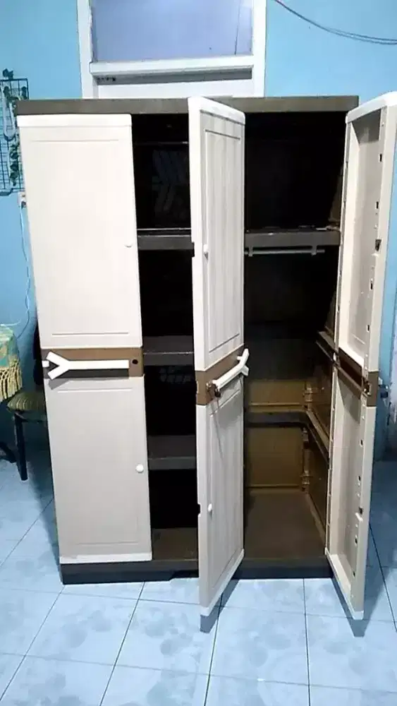 lemari plastik jumbo 3 pintu
