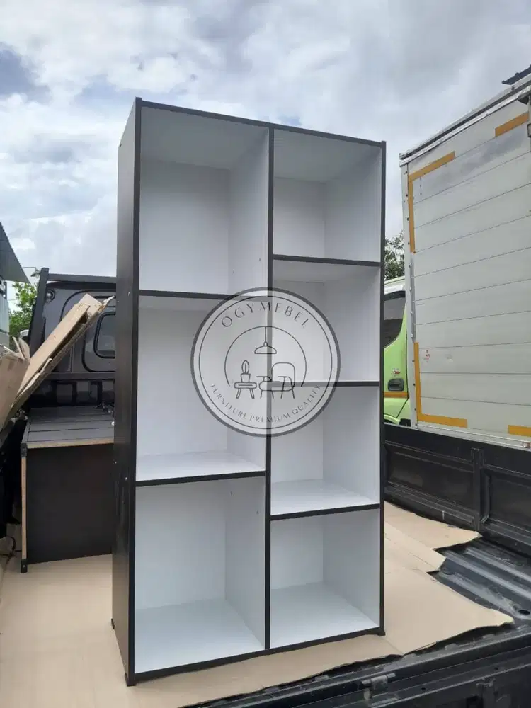 SALE RAK BUKU 7 RUANG MINIMALIS