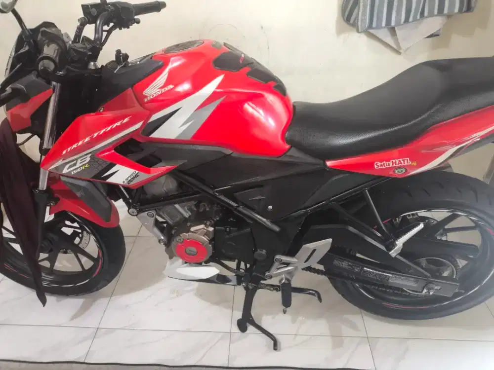 DIJUAL – Honda CB150R StreetFire 150R 2018
