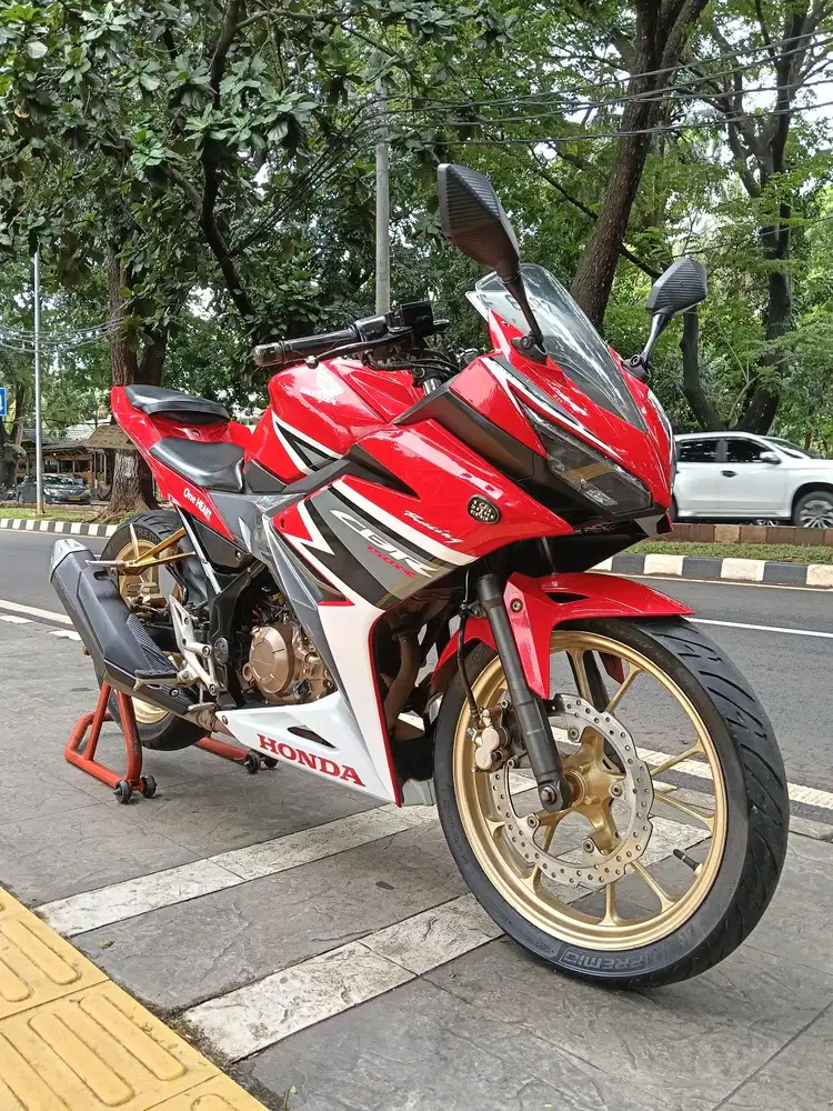 DP PROMO 300 K NEW HONDA CBR 150R THN 2019 PJK IDUP SIAP PAKAI