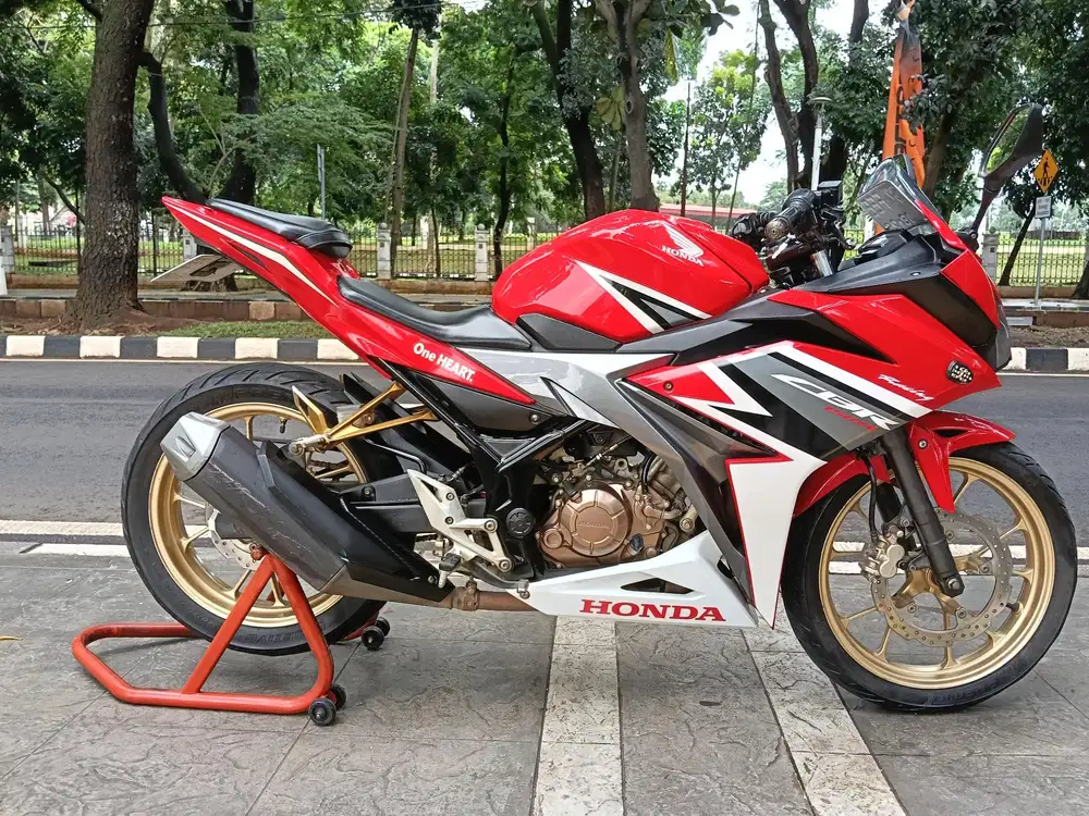 DP PROMO 300K NEW HONDA CBR 150R THN 2019 PJK IDUP SIAP PAKAI