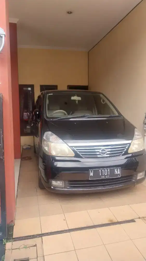 Nissan serena 2.0 HWS AT 2011
