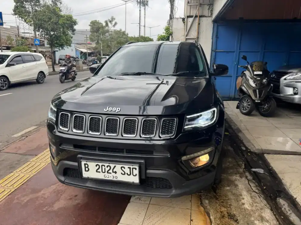 Jeep compas 1400cc th 2019 AT km 40rb siap pakai no mallfunction