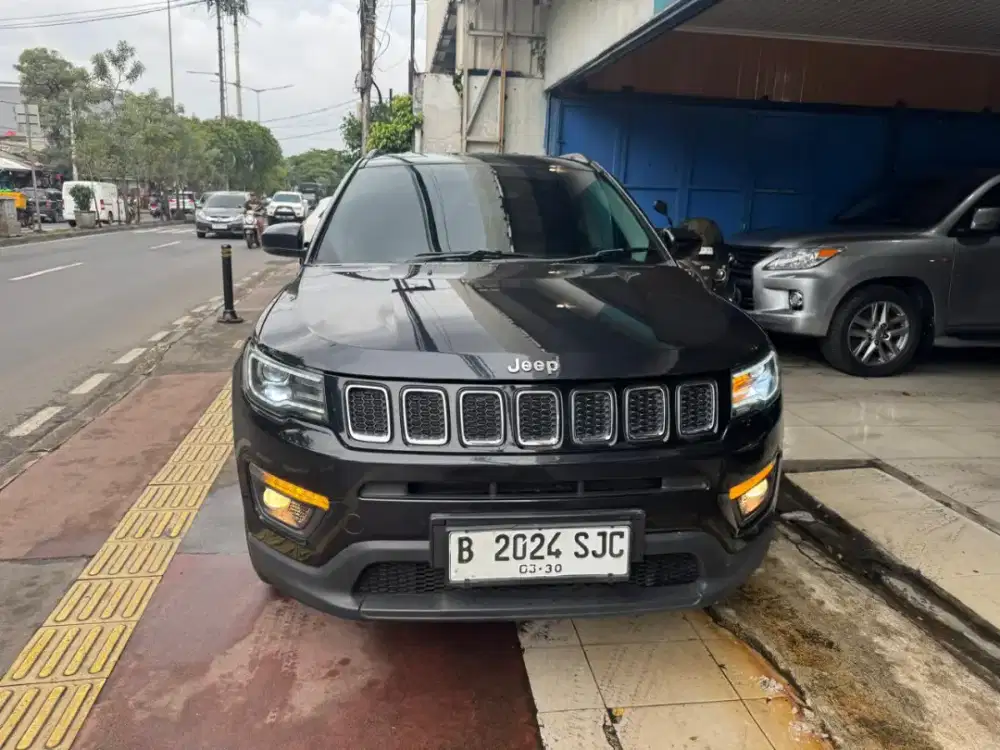 Jeep compas 1400cc th 2019 AT km 40rb siap pakai no mallfunction