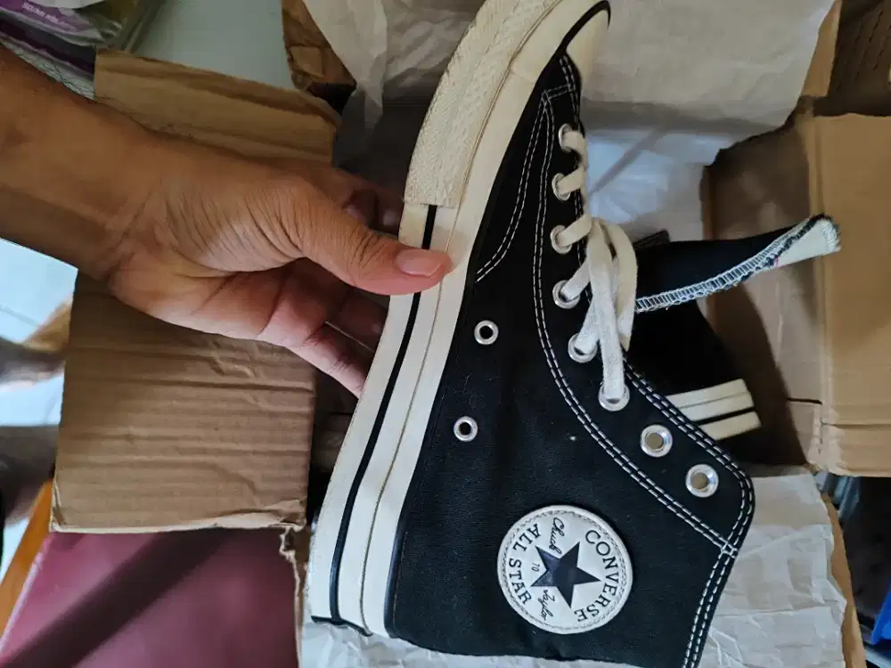 converse taylor HI size 42 minus no box