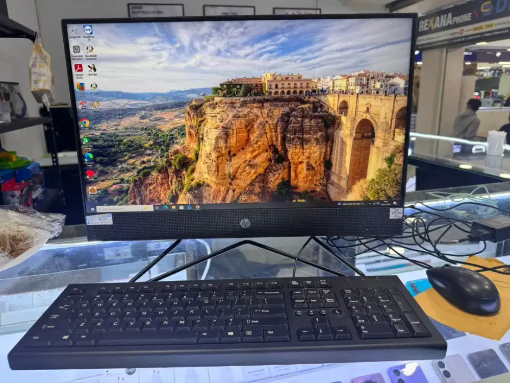 PC All In One Hp 205 Pro G4 22
Ram 4gb
Hardisk 1TB
Amd Athlon Silver