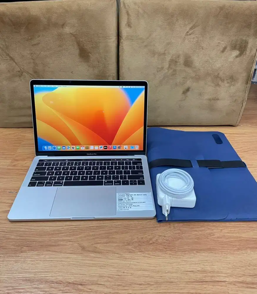 Macbook Pro Retina 132019, Garansi 2bulan