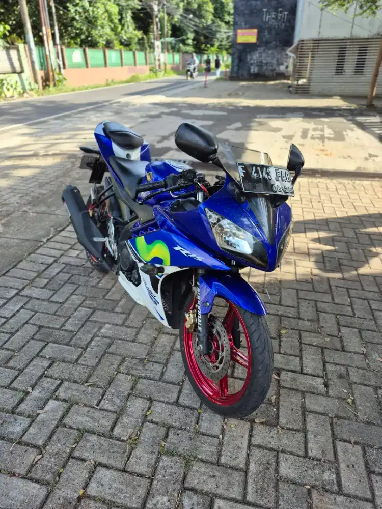 Dijual Yamaha R15 V3 tahun 2016 surat lengkap mesin bagus