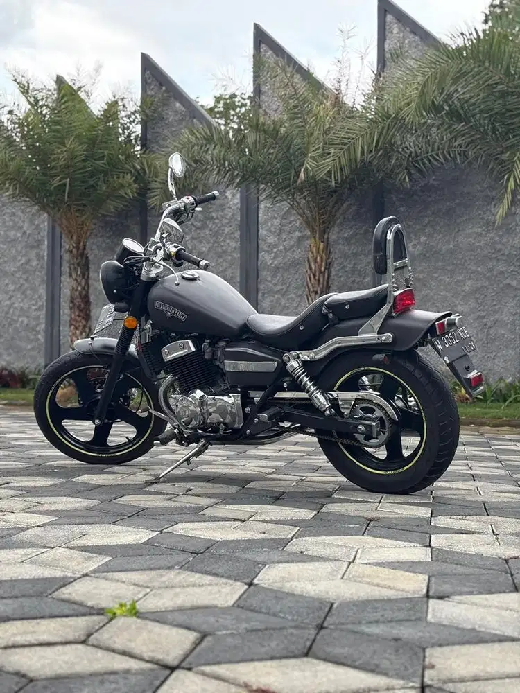 Benelli Patagonian Eagle 250 Hitam 2 Cylinder th 2021 Koko Motor