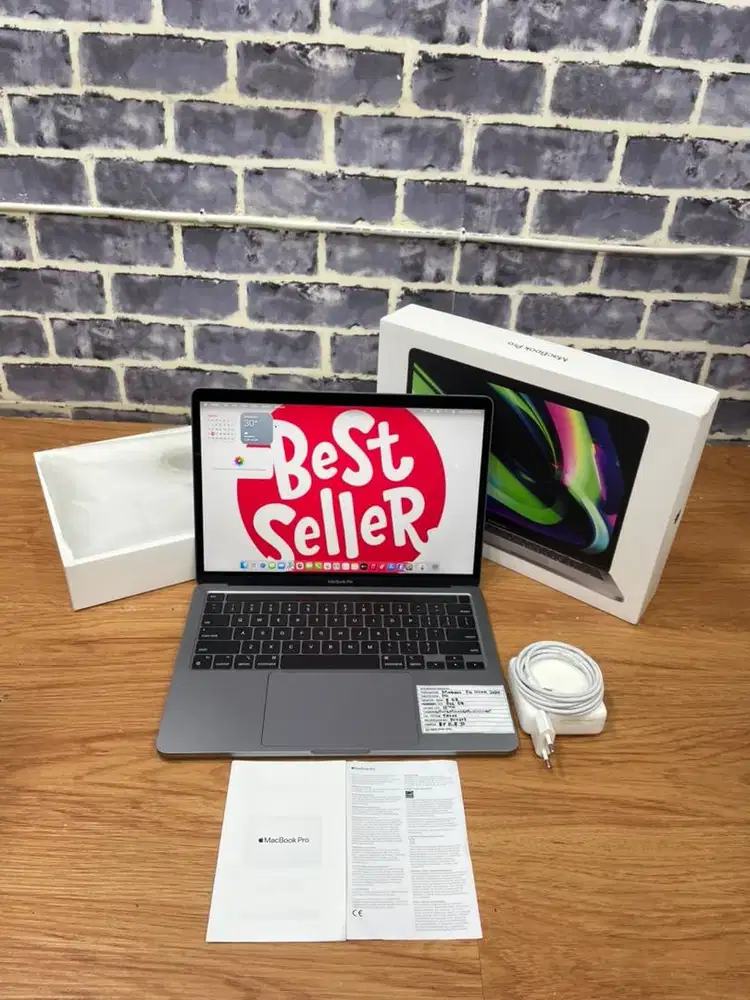 Macbook Pro Retina 13 2020, Garansi 2bulan
