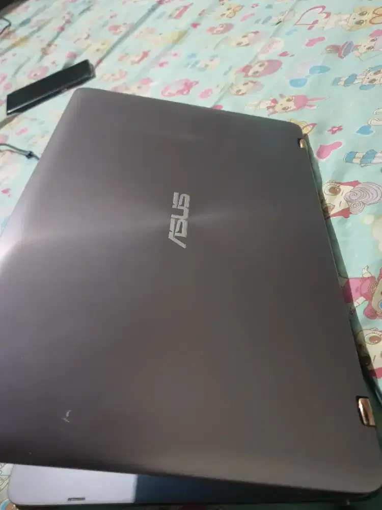 Asus ZenBook Ux360a Intel core i5 gen 6th ram 8gb/128