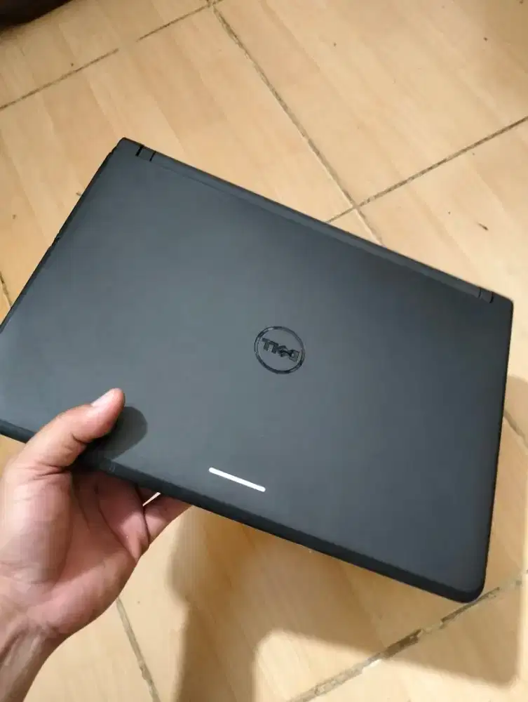 Laptop core i5 Dell Latitude 3350
