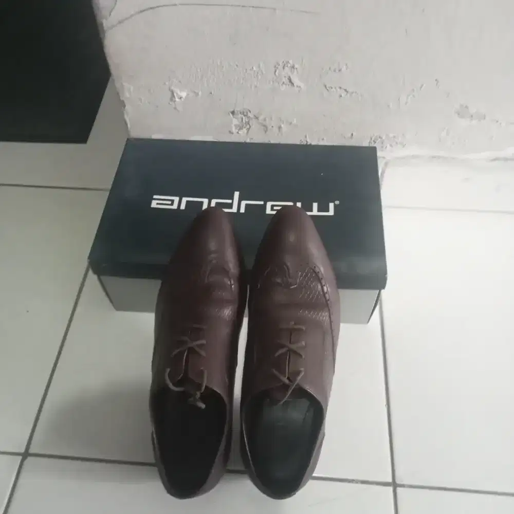 Sepatu original merek Andrew