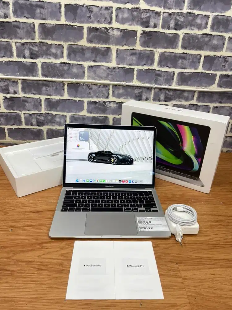 Macbook Pro Retina 13 2020, Garansi 2bulan