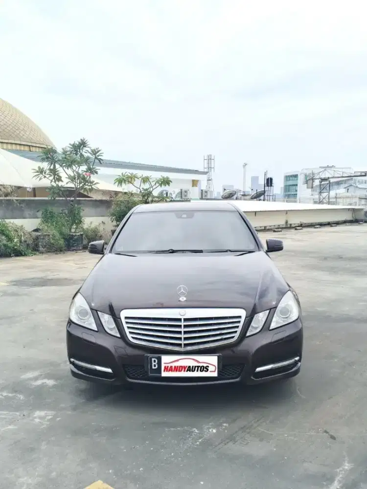 Mercedes Benz E250 Avantgarde Tahun 2011 Coklat metalik